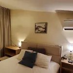 Deluxe Center Independent House -5 Min By Walk From #house With Garden's Tent ,2 Bedrooms And Living With Equiped Kitchen&comfort Included * Burgas