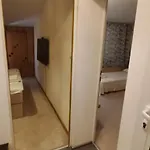 Deluxe Center Independent House -5 Min By Walk From #house With Garden's Tent ,2 Bedrooms And Living With Equiped Kitchen&comfort Included Villa *