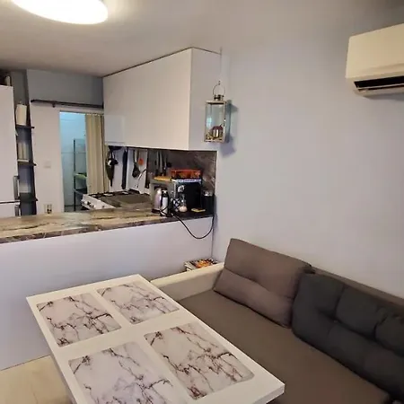 빌라 2 Bedroom House In Downtown With Garden Next To The Beach,sea Garden 5 Min By Walk