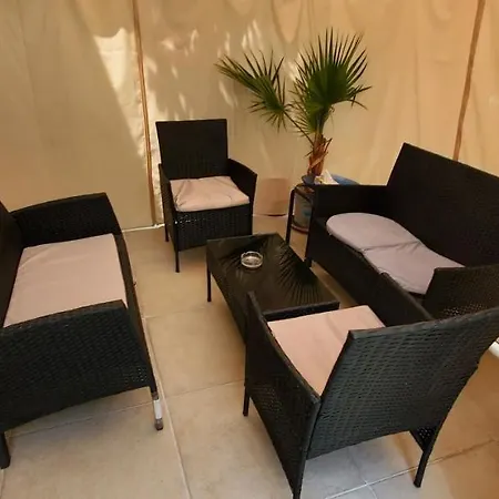2 Bedroom House In Downtown With Garden Next To The Beach,sea Garden 5 Min By Walk 빌라 *