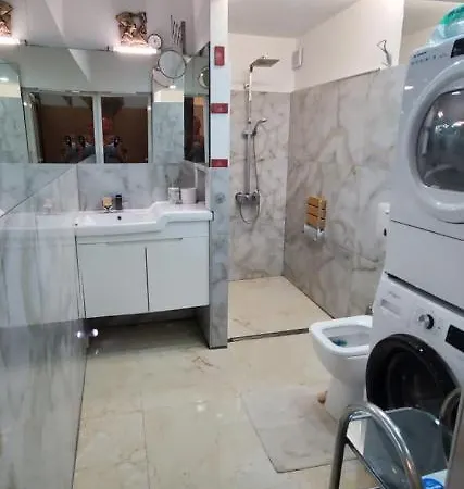 2 Bedroom House In Downtown With Garden Next To The Beach,sea Garden 5 Min By Walk 빌라 *