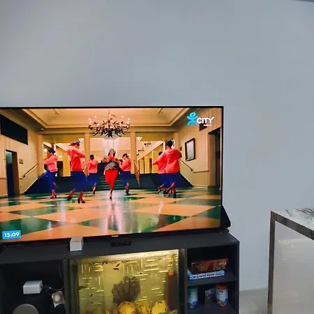 2 Bedroom House In Downtown With Garden Next To The Beach,sea Garden 5 Min By Walk * 부르가스