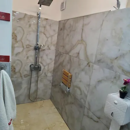 빌라 2 Bedroom House In Downtown With Garden Next To The Beach,sea Garden 5 Min By Walk *