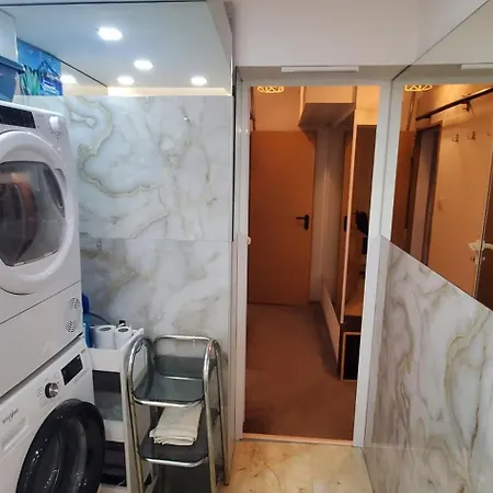 2 Bedroom House In Downtown With Garden Next To The Beach,sea Garden 5 Min By Walk 빌라