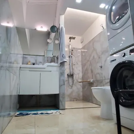 빌라 2 Bedroom House In Downtown With Garden Next To The Beach,sea Garden 5 Min By Walk