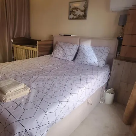 2 Bedroom House In Downtown With Garden Next To The Beach,sea Garden 5 Min By Walk 빌라
