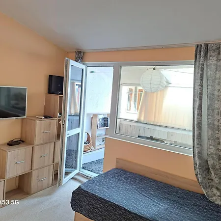 2 Bedroom House In Downtown With Garden Next To The Beach,sea Garden 5 Min By Walk
