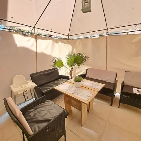 Deluxe Top Center Independent House -5 Min By Walk From Beach #House With Garden'S Tent ,2 Bedrooms And Living Room With Equiped Kitchen&Comfort Included#Promenade 5 Min By Walk וילה *
